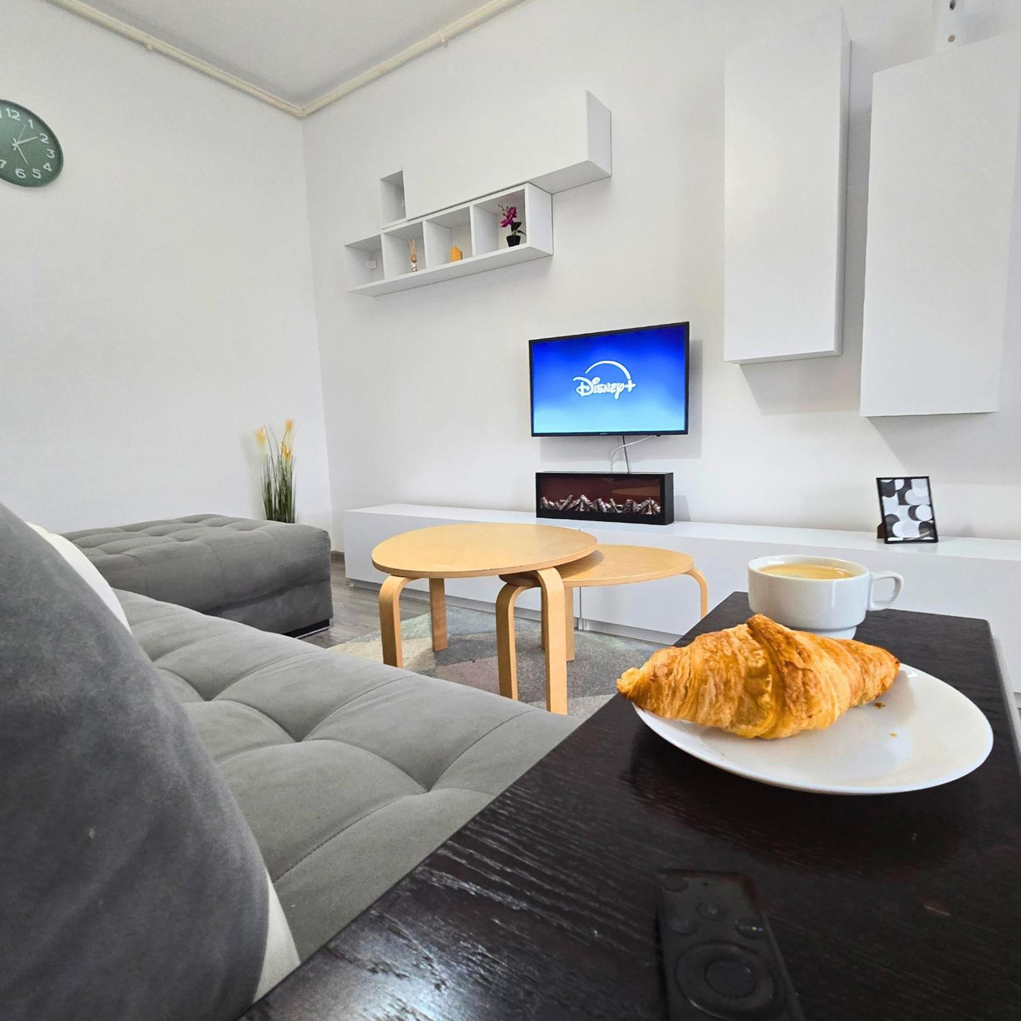 Apartment "Solar 48", Private Parking, One Bedroom Bukarest Exteriör bild